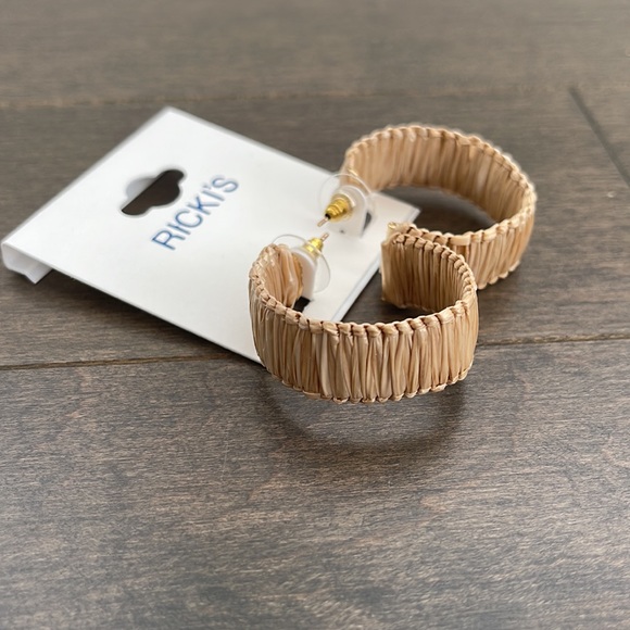 RICKI’S Mini Straw Hoop Earrings, Light Tan Gold Post-Back, Fashion Jewellery - Picture 2 of 3